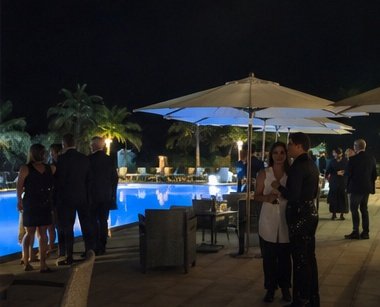 Piscina iluminada